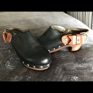 Daniblack studded clogs